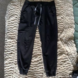 FIG jogger scrub bottoms in black. Like new